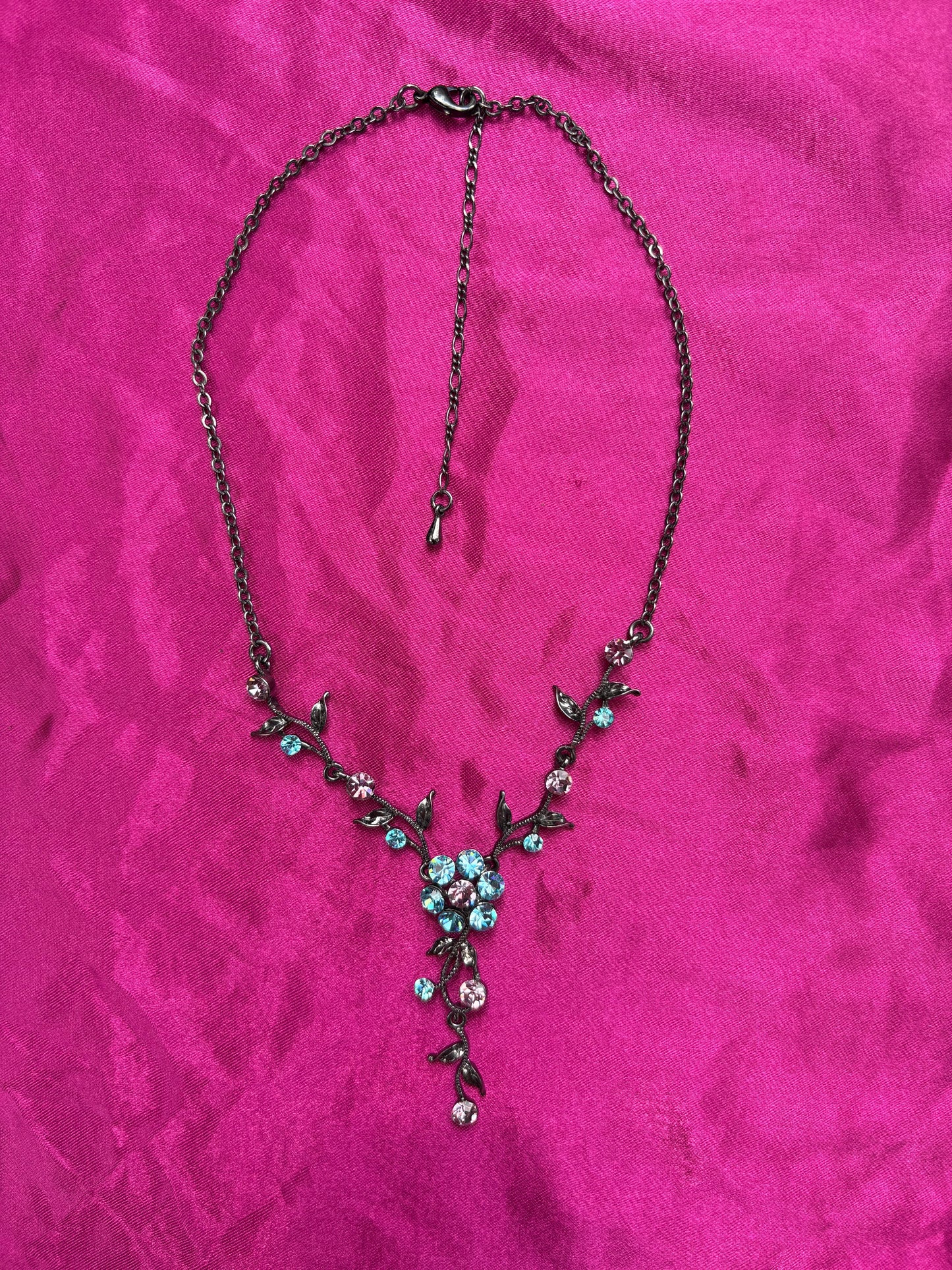 Dainty Flower Necklace