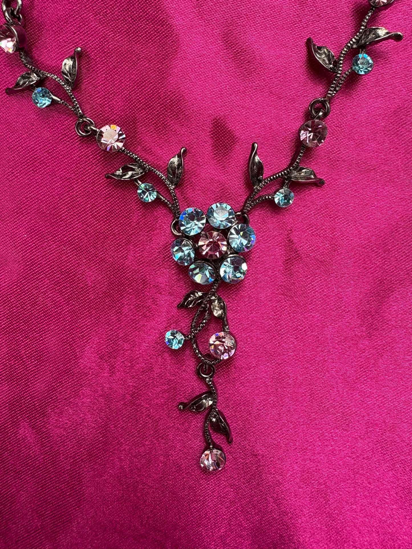 Dainty Flower Necklace