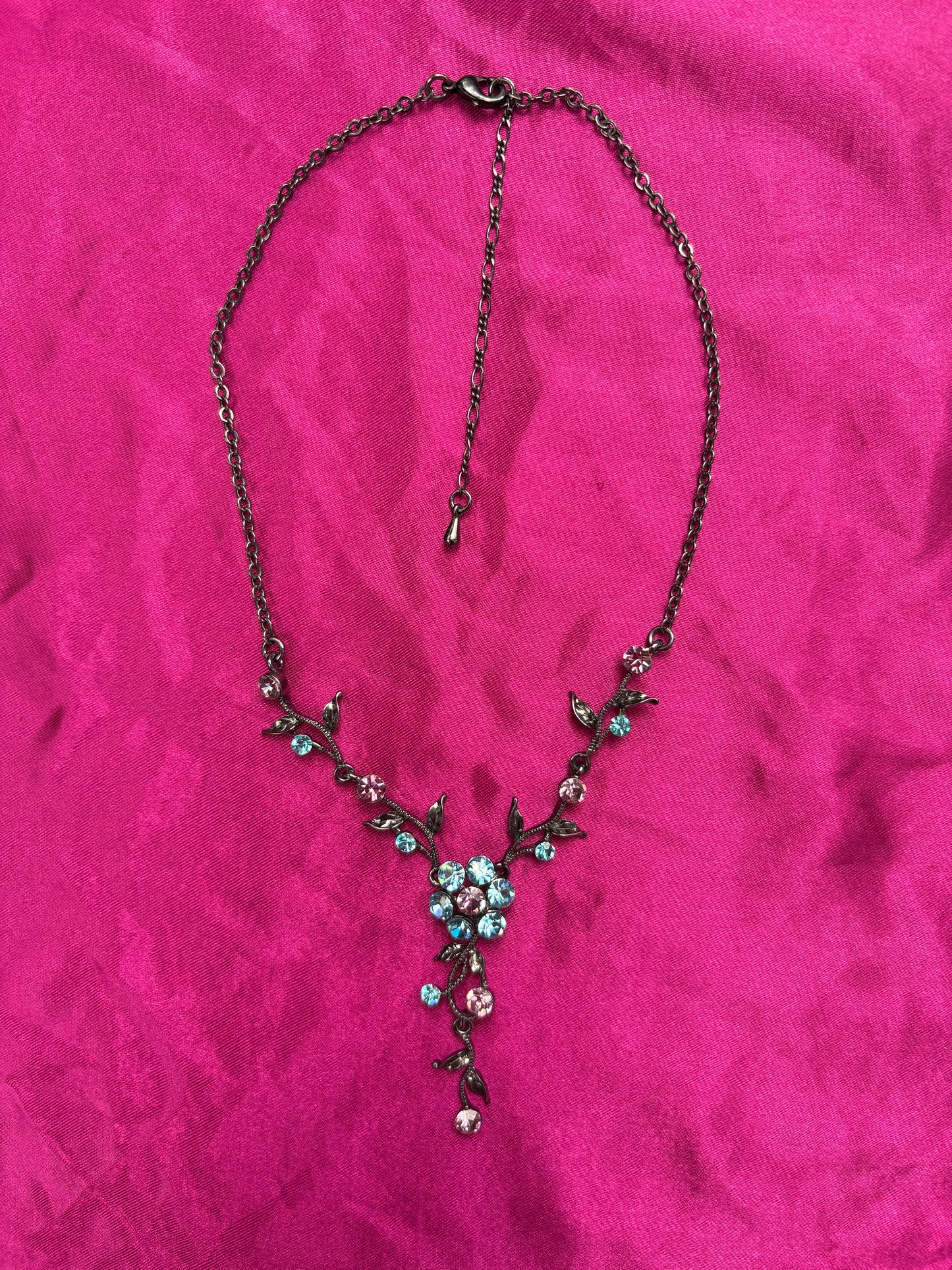 Dainty Flower Necklace