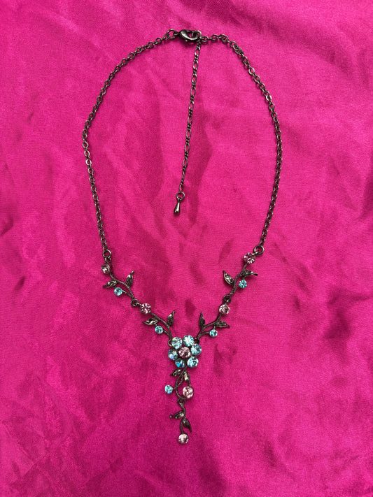 Dainty Flower Necklace