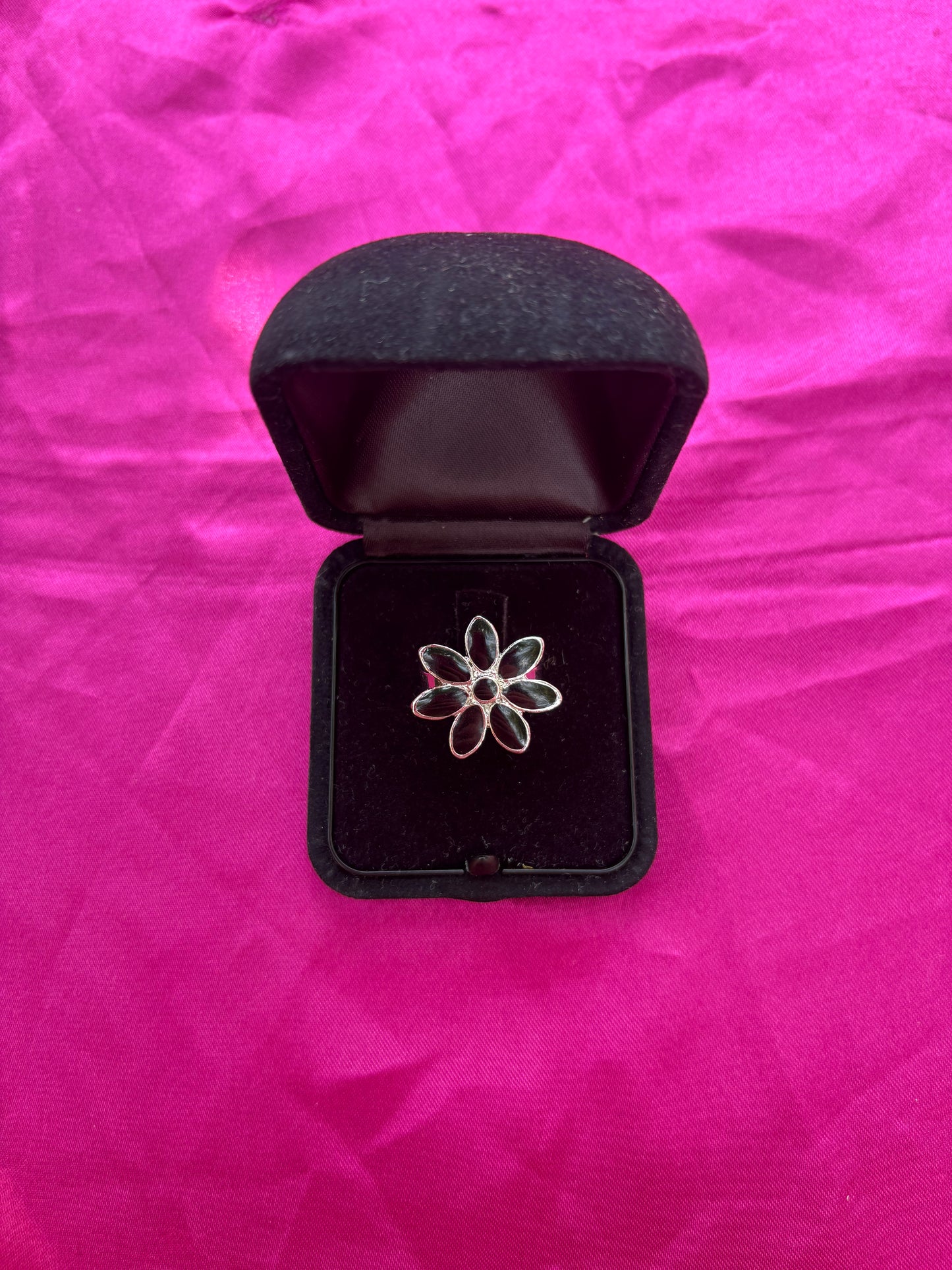 Black Flower Ring