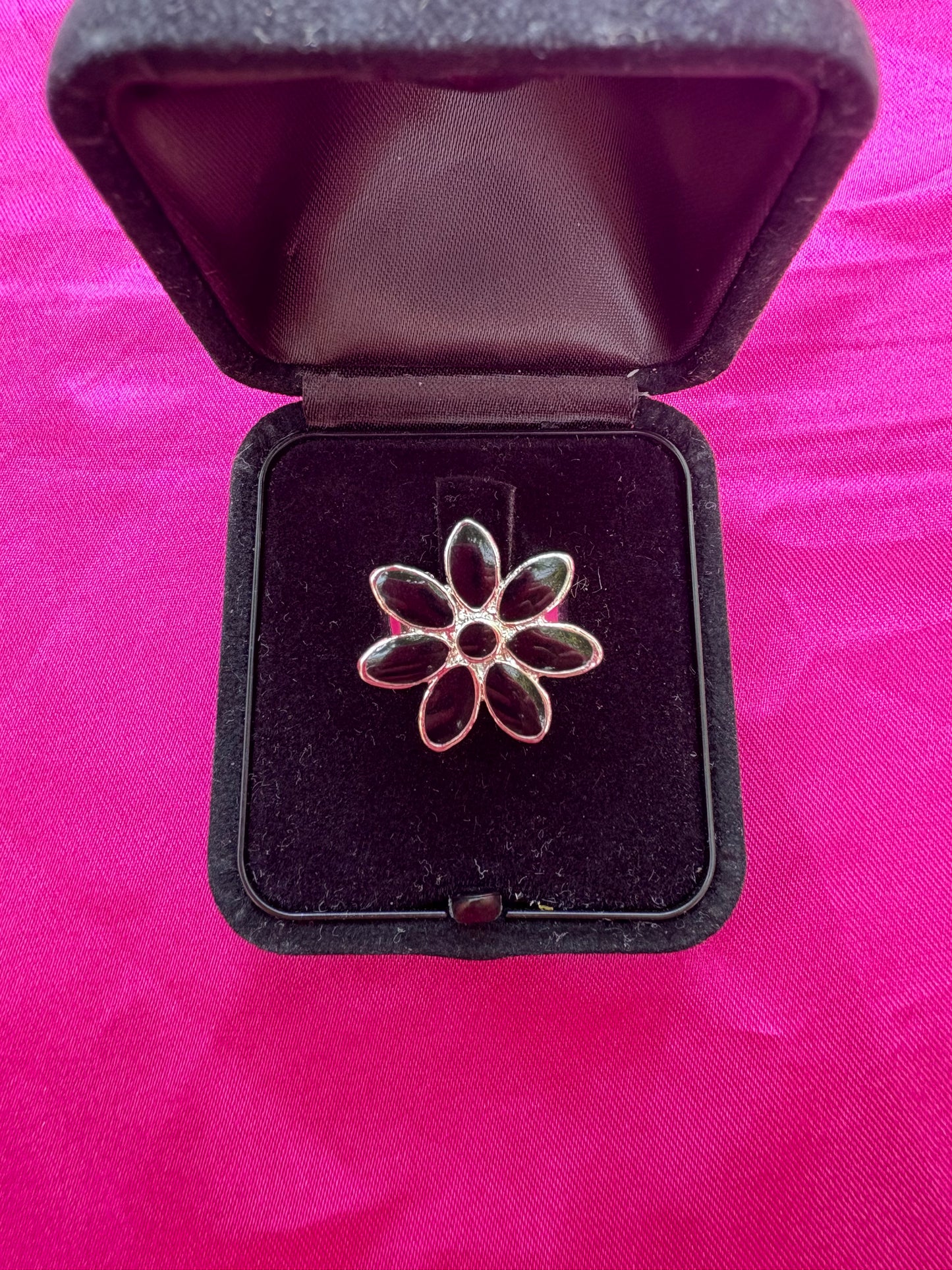Black Flower Ring